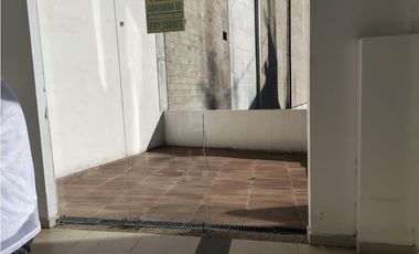 SE VENDE LOCAL 196 EN CENTRO COMERCIAL PEÑALISA