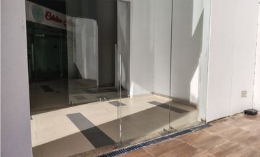 SE VENDE LOCAL 196 EN CENTRO COMERCIAL PEÑALISA