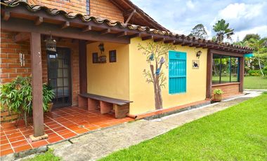 Venta de Finca en Marinilla, amoblada, rústica y con sabor a campo.