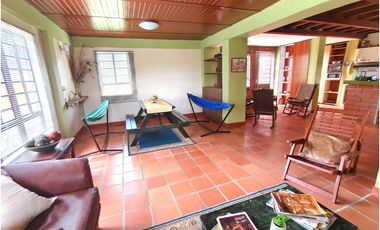Venta de Finca en Marinilla, amoblada, rústica y con sabor a campo.