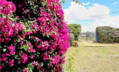 Venta de Finca en Marinilla, amoblada, rústica y con sabor a campo.