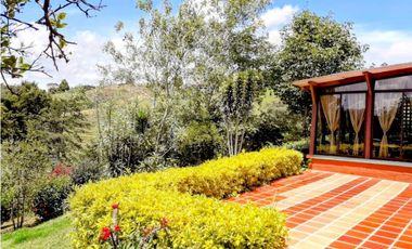 Venta de Finca en Marinilla, amoblada, rústica y con sabor a campo.