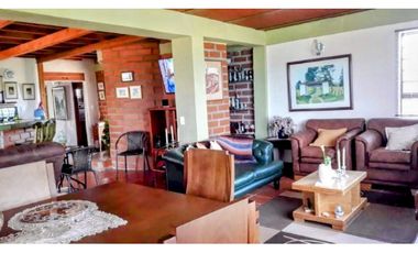 Venta de Finca en Marinilla, amoblada, rústica y con sabor a campo.