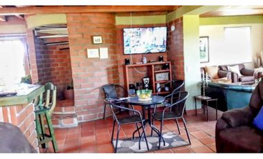 Venta de Finca en Marinilla, amoblada, rústica y con sabor a campo.