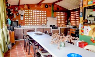 Venta de Finca en Marinilla, amoblada, rústica y con sabor a campo.