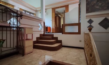 Sewa rmh 1.5Lt lebak indah,bisa buat usaha,kos dll