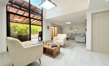 Casa Amoblada En El Poblado