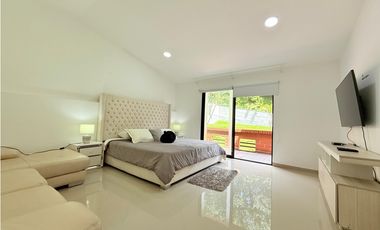 Casa Amoblada En El Poblado