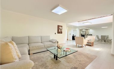 Casa Amoblada En El Poblado