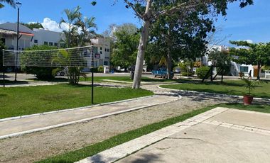 Casa en venta para llegar caminando a la playa en Playa del Carmen (1555)