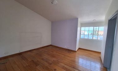 RENTO AMPLIA RESIDENCIA CON ALBERCA EN COLINAS DEL BOSQUE