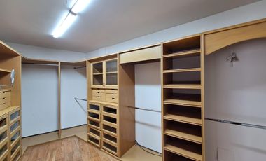 RENTO AMPLIA RESIDENCIA CON ALBERCA EN COLINAS DEL BOSQUE