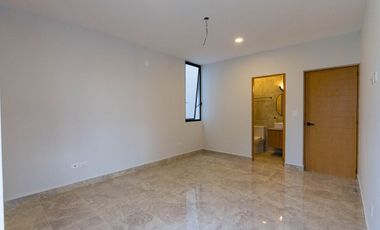 CASA EN VENTA EN PRIVADA PARQUE CENTRAL CHOLUL, MÉRIDA.