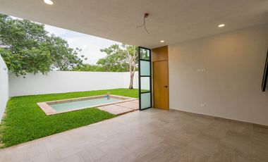 CASA EN VENTA EN PRIVADA PARQUE CENTRAL CHOLUL, MÉRIDA.