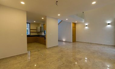 CASA EN VENTA EN PRIVADA PARQUE CENTRAL CHOLUL, MÉRIDA.