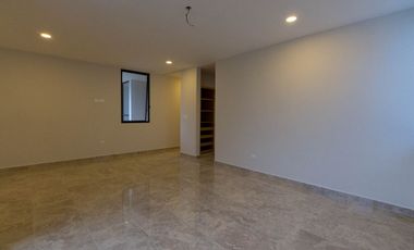 CASA EN VENTA EN PRIVADA PARQUE CENTRAL CHOLUL, MÉRIDA.