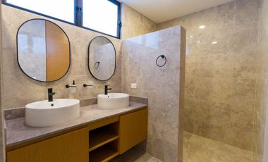 CASA EN VENTA EN PRIVADA PARQUE CENTRAL CHOLUL, MÉRIDA.