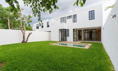 CASA EN VENTA EN PRIVADA PARQUE CENTRAL CHOLUL, MÉRIDA.