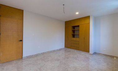 CASA EN VENTA EN PRIVADA PARQUE CENTRAL CHOLUL, MÉRIDA.