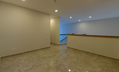 CASA EN VENTA EN PRIVADA PARQUE CENTRAL CHOLUL, MÉRIDA.