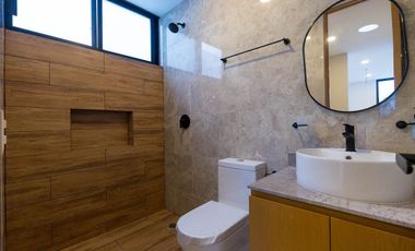 CASA EN VENTA EN PRIVADA PARQUE CENTRAL CHOLUL, MÉRIDA.