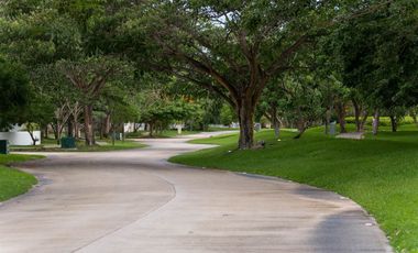 CASA EN VENTA EN PRIVADA PARQUE CENTRAL CHOLUL, MÉRIDA.