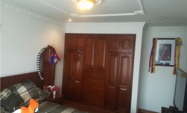 SE VENDE HERMOSA CASA BARRIO ALGARRA 3