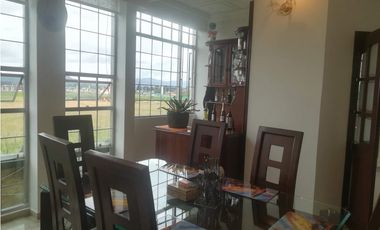 SE VENDE HERMOSA CASA BARRIO ALGARRA 3