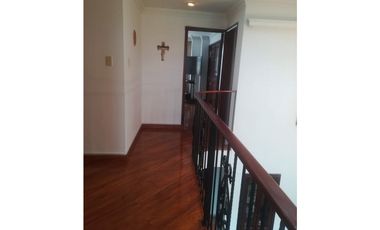 SE VENDE HERMOSA CASA BARRIO ALGARRA 3