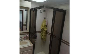 SE VENDE HERMOSA CASA BARRIO ALGARRA 3