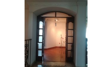 SE VENDE HERMOSA CASA BARRIO ALGARRA 3