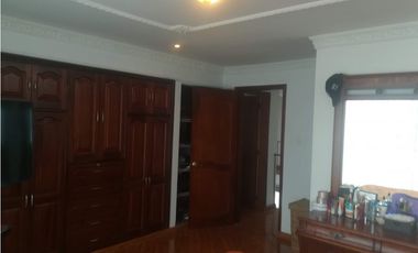 SE VENDE HERMOSA CASA BARRIO ALGARRA 3