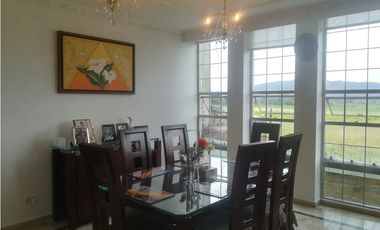 SE VENDE HERMOSA CASA BARRIO ALGARRA 3