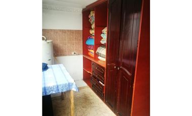 SE VENDE HERMOSA CASA BARRIO ALGARRA 3