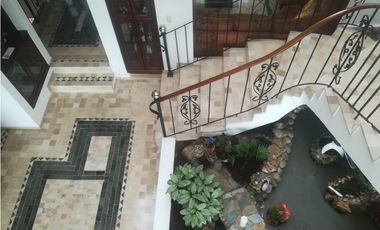 SE VENDE HERMOSA CASA BARRIO ALGARRA 3