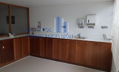 Arriendo Oficina cerca a la Clinica del Country, CZ9210