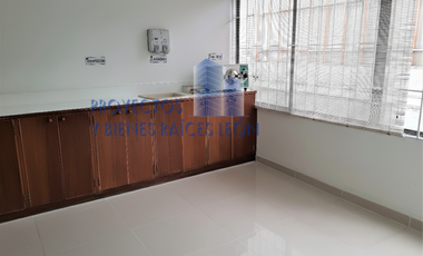 Arriendo Oficina cerca a la Clinica del Country, CZ9210