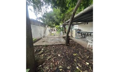 Venta de terreno de 800 mts con casa en Coco del Mar Zonificación RM-1