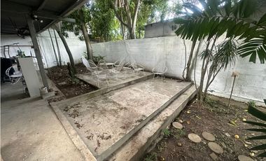 Venta de terreno de 800 mts con casa en Coco del Mar Zonificación RM-1