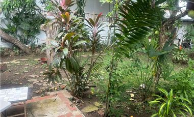 Venta de terreno de 800 mts con casa en Coco del Mar Zonificación RM-1