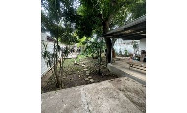 Venta de terreno de 800 mts con casa en Coco del Mar Zonificación RM-1