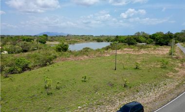 Venta d terreno/ La Ensenada, sector Lago Mar: Ideal para tu proyecto