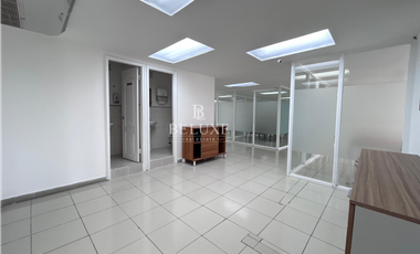 ALQUILER DE OFICINA AMOBLADA, VIA ESPAÑA A METROS DEL METRO(3)