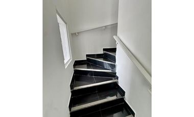 NUEVA PAITILLA / CASA COMERCIAL / 212M / 4 PARKING / 3 OFICINAS