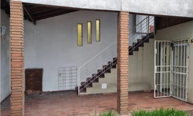 Casa  4 Ambientes Castelar Norte