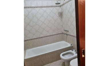 Casa  4 Ambientes Castelar Norte