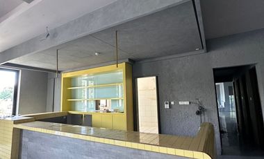 FOR RENT/DISEWAKAN RUANG USAHA DI KEMANG