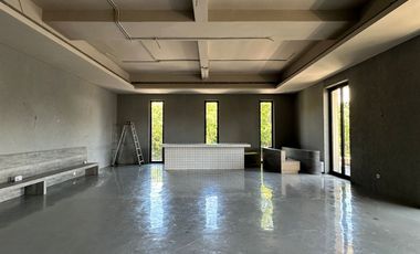 FOR RENT/DISEWAKAN RUANG USAHA DI KEMANG