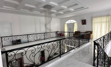 Disewakan Rumah Cluster Picadilly Lippo Cikarang