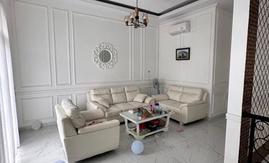 Disewakan Rumah Cluster Picadilly Lippo Cikarang
